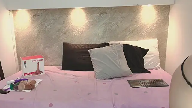 Emmy lander1 online show from 28, 3, 2026