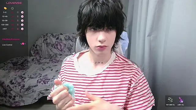 LeonBoykisser online show from 28, 2, 2026