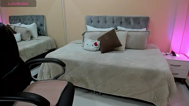 Bela Craxkerr online show from 8, 3, 2026