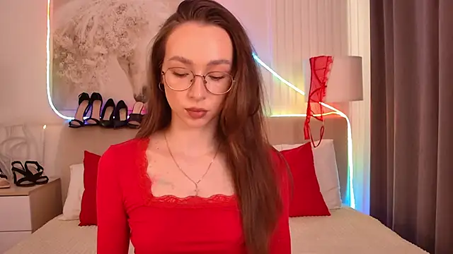 Snapshot of Emily_Simon chatting on 12, 6, 2026 Emily Simon online show from 12, 6, 2026