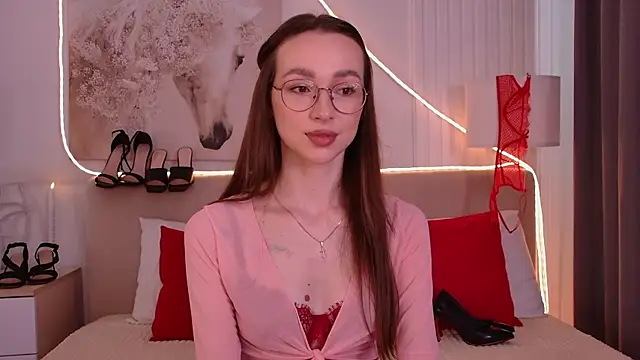Snapshot of Emily_Simon chatting on 18, 6, 2026 Emily Simon online show from 18, 6, 2026