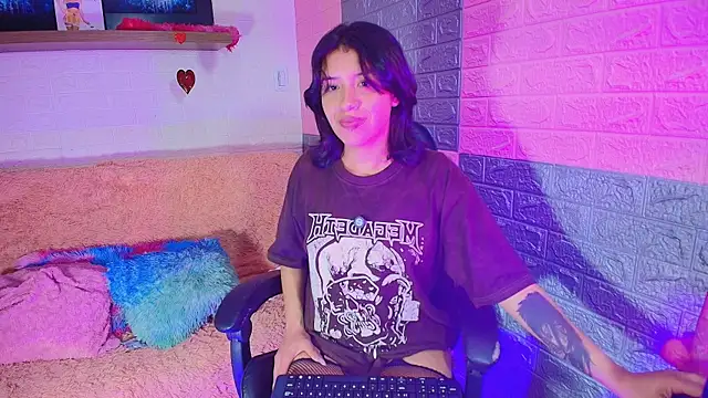 Snapshot of hotcakes_uwu chatting on 30, 5, 2026 hotcakes uwu online show from 30, 5, 2026
