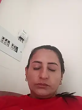 Luna seductora12 online show from 24, 2, 2026