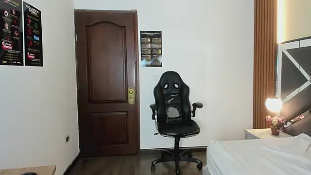 Ambarross  online show from 13, 4, 2026