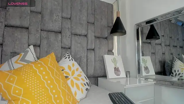 Snapshot of JenniQ69 chatting on 1, 7, 2026 JenniQ69 online show from 1, 7, 2026