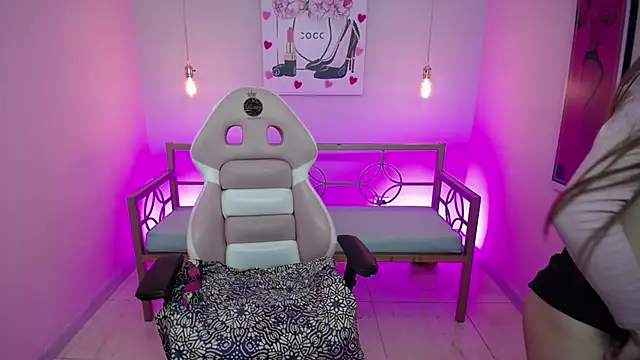 Snapshot of Ashley_benson_x chatting on 3, 3, 2026 Ashley benson x online show from 3, 3, 2026