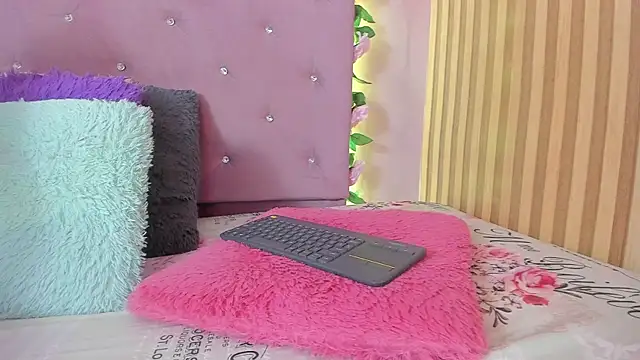 Snapshot of lovely__kiss__ chatting on 24, 4, 2026 lovely kiss online show from 24, 4, 2026