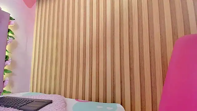 Snapshot of lovely__kiss__ chatting on 23, 7, 2026 lovely kiss online show from 23, 7, 2026