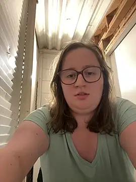 Snapshot of lucycomestrue chatting on 2, 7, 2026 lucycomestrue online show from 2, 7, 2026