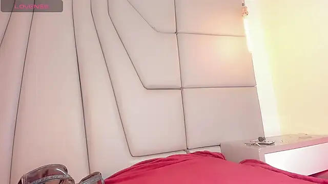 Miss-Saraii online show from 18, 3, 2026