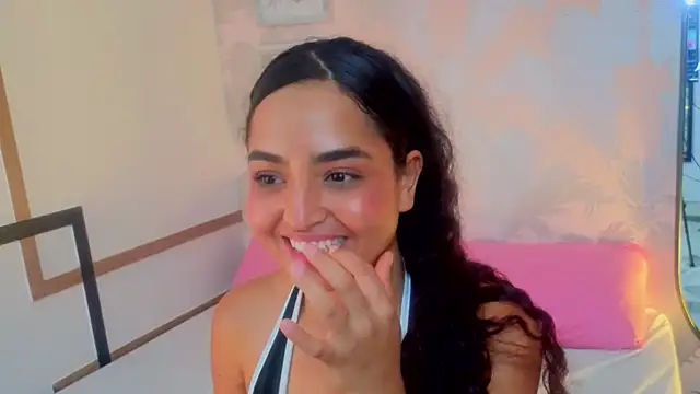 Snapshot of Emma_Thompssonn chatting on 29, 4, 2026 Emma Thompssonn online show from 29, 4, 2026