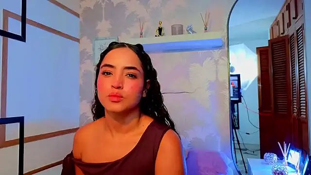 Snapshot of Emma_Thompssonn chatting on 9, 7, 2026 Emma Thompssonn online show from 9, 7, 2026