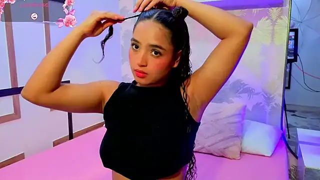 Snapshot of Emma_Thompssonn chatting on 14, 7, 2026 Emma Thompssonn online show from 14, 7, 2026
