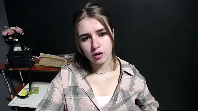 Snapshot of Sunny_siren chatting on 2, 2, 2026 Sunny siren online show from 2, 2, 2026