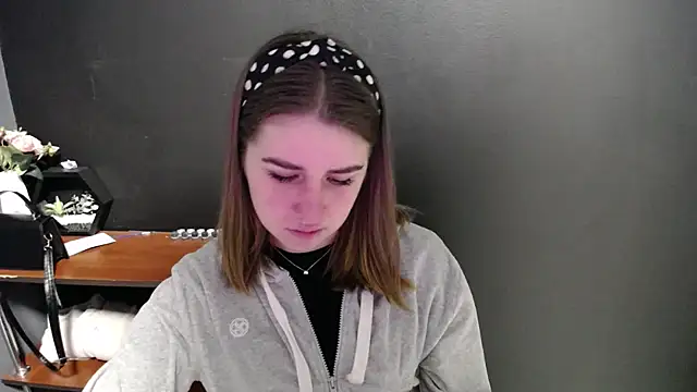 Sunny siren online show from 8, 4, 2026