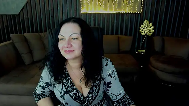 IrissMoon online show from 20, 4, 2026