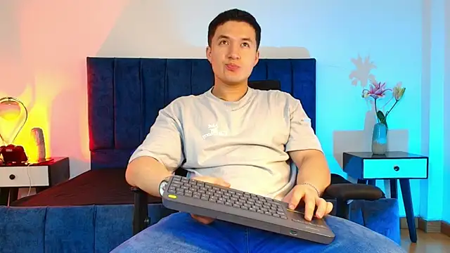 Alexander Connor online show from 3, 2, 2026