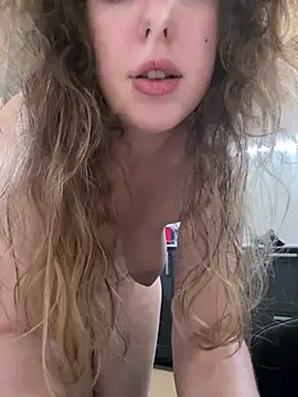 Snapshot of LilianBliss chatting on 18, 7, 2026 LilianBliss online show from 18, 7, 2026