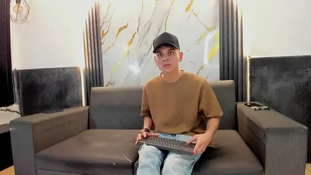 Snapshot of Angel_Villareal chatting on 5, 2, 2026 Angel Villareal online show from 5, 2, 2026