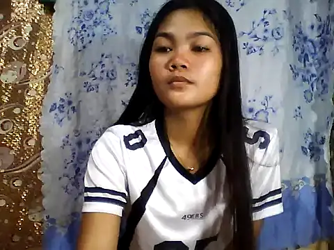 PinaySkinnyJust18 online show from 2, 2, 2026