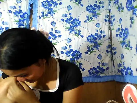 PinaySkinnyJust18 online show from 6, 4, 2026