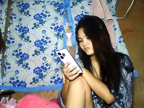 PinaySkinnyJust18 online show from 3, 6, 2026
