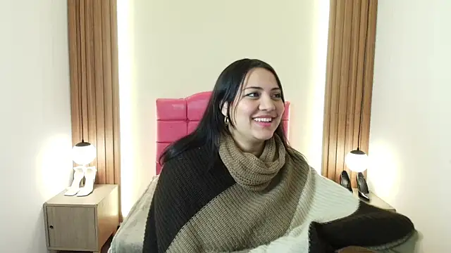 Snapshot of IvonneRoss_ chatting on 28, 2, 2026 IvonneRoss online show from 28, 2, 2026