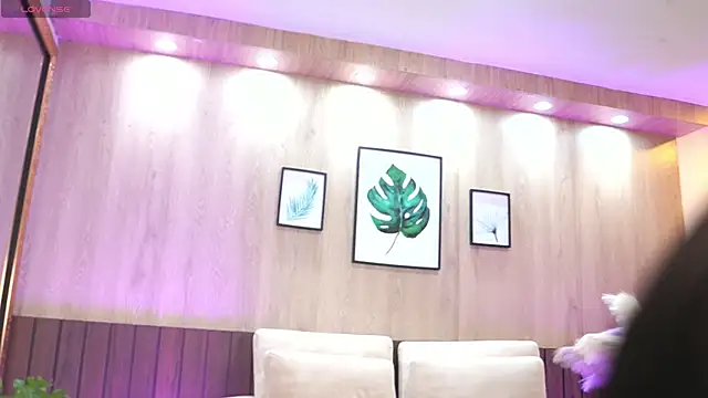 Snapshot of IzisLust chatting on 16, 2, 2026 IzisLust online show from 16, 2, 2026