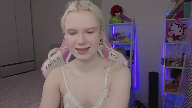 Mia WaterFall online show from 1, 4, 2026