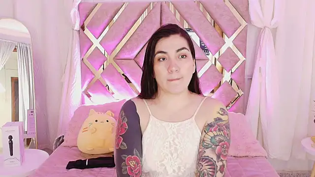 Snapshot of KathiaJenner chatting on 2, 5, 2026 KathiaJenner online show from 2, 5, 2026