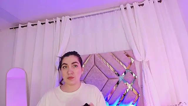 Snapshot of KathiaJenner chatting on 26, 5, 2026 KathiaJenner online show from 26, 5, 2026
