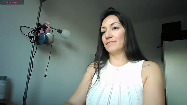 Yulian Milf online show from 18, 3, 2026