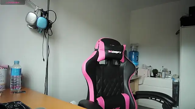 Yulian Milf online show from 29, 3, 2026