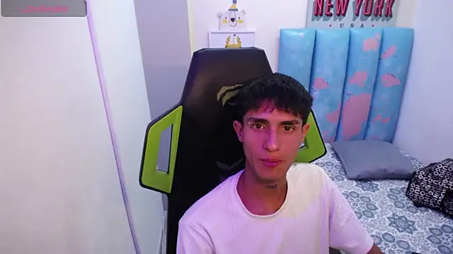 Akyra latinn online show from 2, 4, 2026