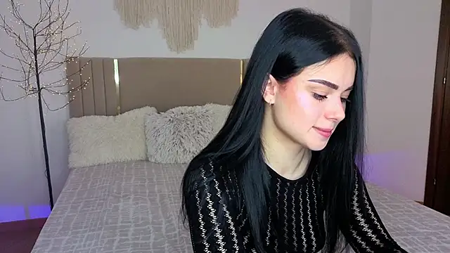 Snapshot of Silena_sky chatting on 8, 6, 2026 Silena sky online show from 8, 6, 2026