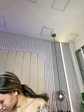 JuliaColemann online show from 26, 3, 2026