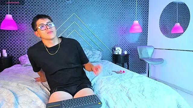 Evie demn online show from 20, 2, 2026