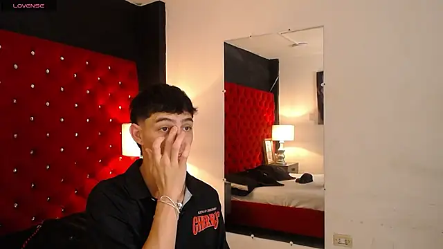 Snapshot of Logan_Woods chatting on 18, 1, 2026 Logan Woods online show from 18, 1, 2026