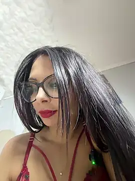 Snapshot of HiddendesireXO01 chatting on 5, 7, 2026 HiddendesireXO01 online show from 5, 7, 2026