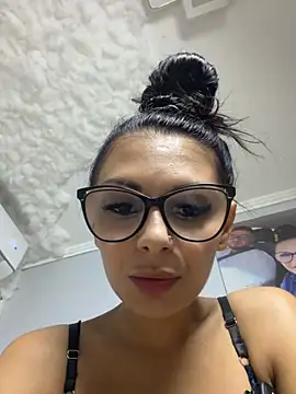 Snapshot of HiddendesireXO01 chatting on 10, 7, 2026 HiddendesireXO01 online show from 10, 7, 2026