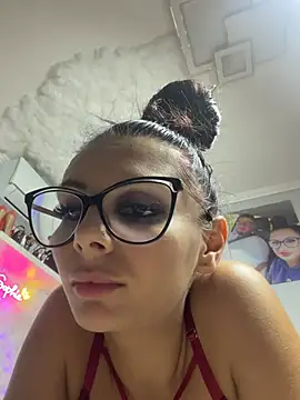 Snapshot of HiddendesireXO01 chatting on 12, 7, 2026 HiddendesireXO01 online show from 12, 7, 2026