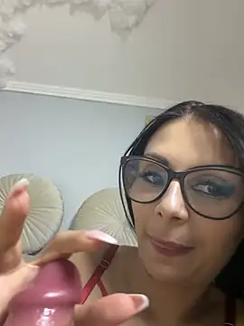 Snapshot of HiddendesireXO01 chatting on 16, 7, 2026 HiddendesireXO01 online show from 16, 7, 2026