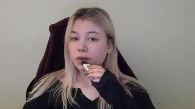 Lulu Di online show from 12, 2, 2026