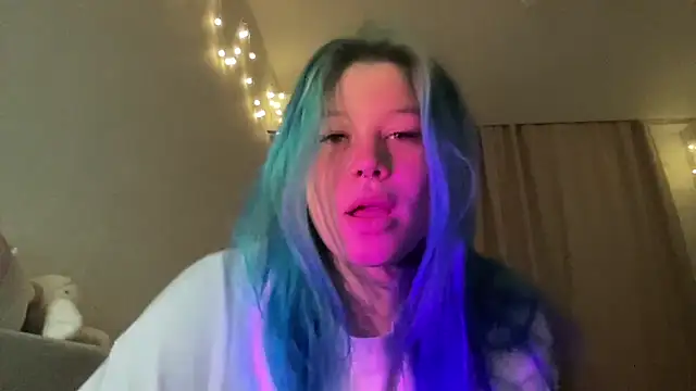 Snapshot of Lulu_Di chatting on 25, 4, 2026 Lulu Di online show from 25, 4, 2026