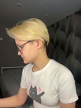 Snapshot of LuunaDorean chatting on 13, 2, 2026 LuunaDorean online show from 13, 2, 2026