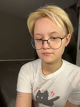 Snapshot of LuunaDorean chatting on 14, 2, 2026 LuunaDorean online show from 14, 2, 2026