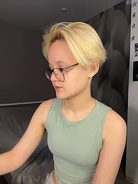 Snapshot of LuunaDorean chatting on 19, 2, 2026 LuunaDorean online show from 19, 2, 2026