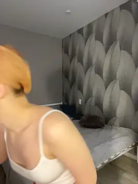 Snapshot of LuunaDorean chatting on 27, 2, 2026 LuunaDorean online show from 27, 2, 2026