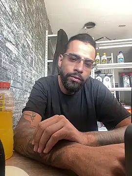 Snapshot of austin_Dark chatting on 4, 2, 2026 austin Dark online show from 4, 2, 2026