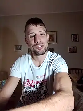 Snapshot of Mcsimotoro chatting on 12, 4, 2026 Mcsimotoro online show from 12, 4, 2026